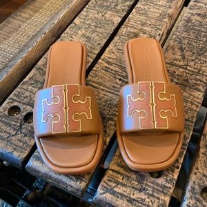 Never worn Tory Burch Sandals